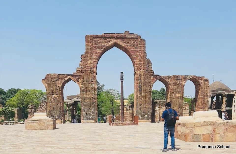 Ithihaas-walk-to-Qutub-Complex-G7-n2